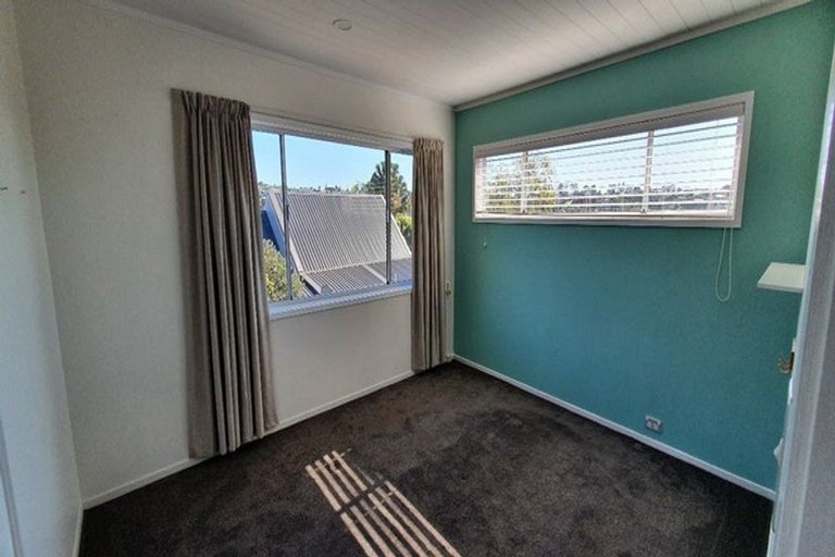 Photo of property in 2/9 Lingham Crescent, Torbay, Auckland, 0630