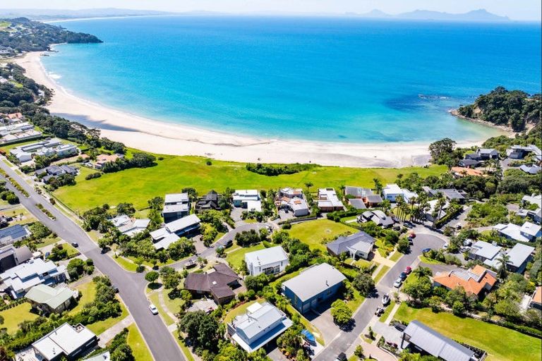 Photo of property in 4 Breadalbane Place, Langs Beach, Waipu, 0582