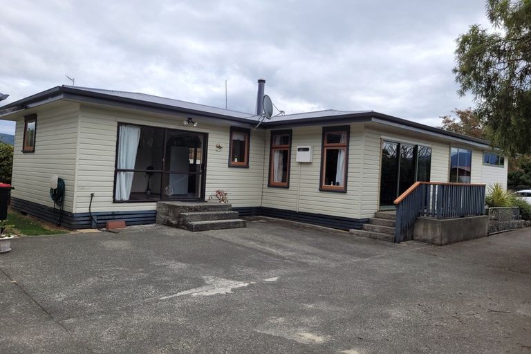 Photo of property in 74 Quintin Drive, Te Anau, 9600