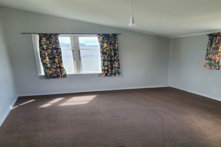 Photo of property in 129 Cambridge Street, Levin, 5510