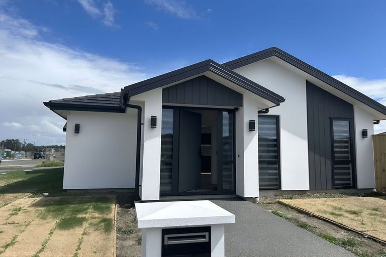 Photo of property in 16 Waterford Farm Road, Halswell, Christchurch, 8025