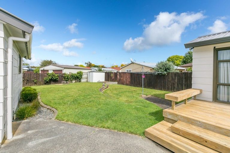 Photo of property in 110 Oakfield Crescent, Pukete, Hamilton, 3200