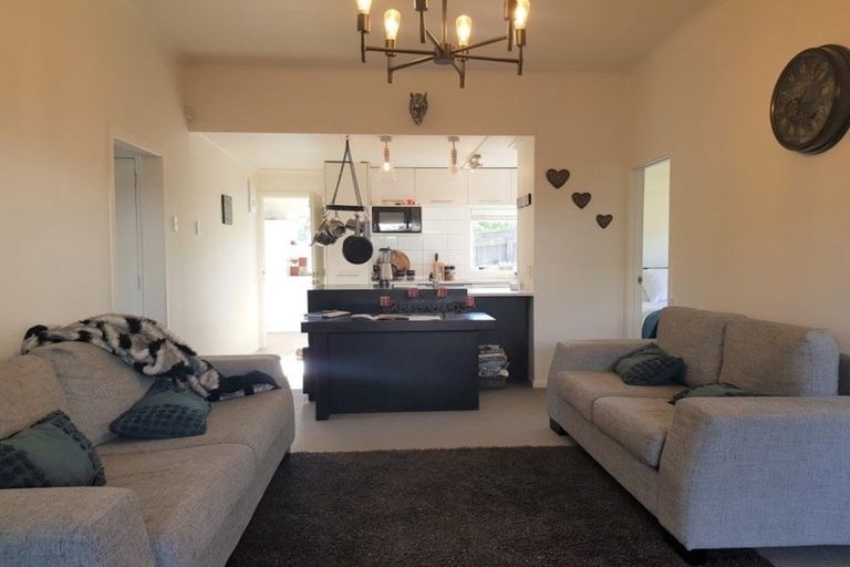 Photo of property in 23 Awanui Street, Merrilands, New Plymouth, 4312