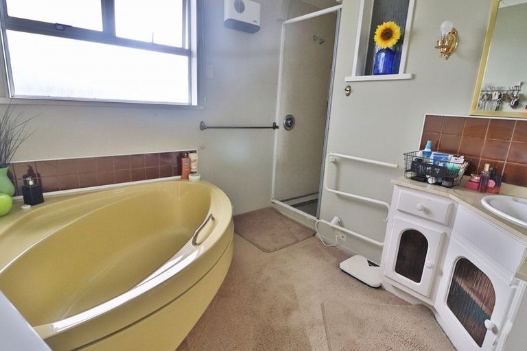 Photo of property in 26 Melvin Street, Edendale, 9825