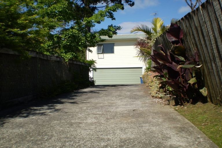 Photo of property in 13 Woodhams Street, Beach Haven, Auckland, 0626