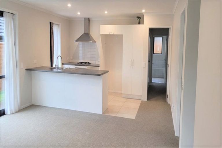 Photo of property in 1 Grapnel Lane, Whitby, Porirua, 5024