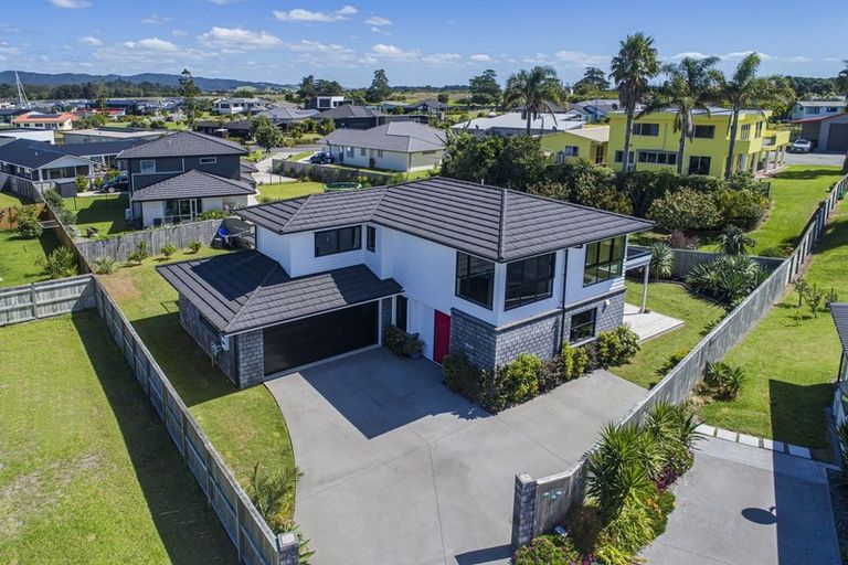 Photo of property in 18 Mariners Haven, One Tree Point, 0118