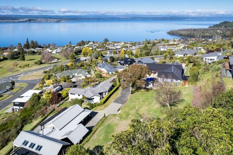 Photo of property in 32 Mapara Road, Acacia Bay, Taupo, 3385