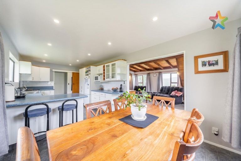 Photo of property in 21 Whitechapel Grove, Stokes Valley, Lower Hutt, 5019
