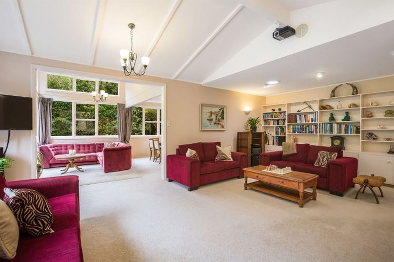 Photo of property in 3 Glentui Grove, Khandallah, Wellington, 6035