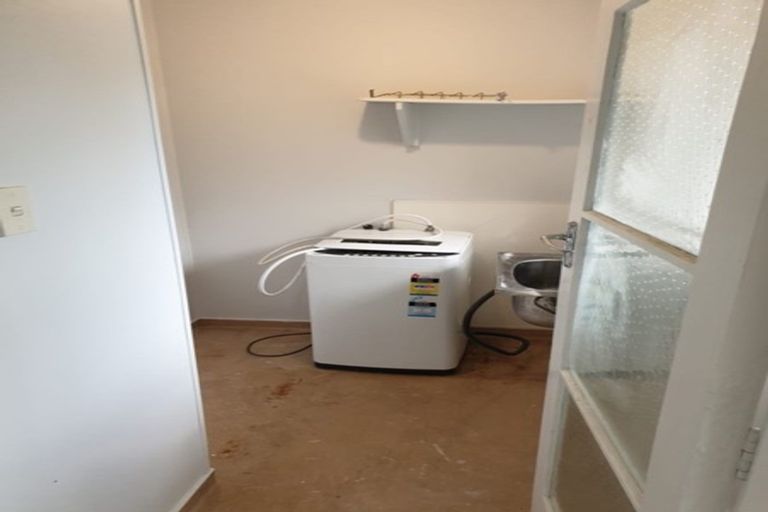 Photo of property in 1/12 Tonar Street, Northcote, Auckland, 0627