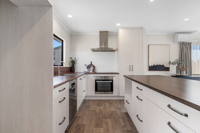 Photo of property in 76b Windsor Road, Bellevue, Tauranga, 3110