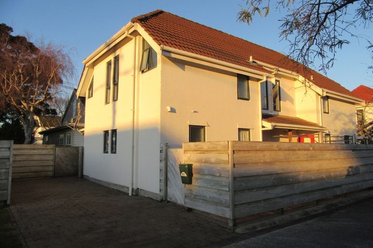 Photo of property in 1/74 Waiwhetu Road, Waiwhetu, Lower Hutt, 5010