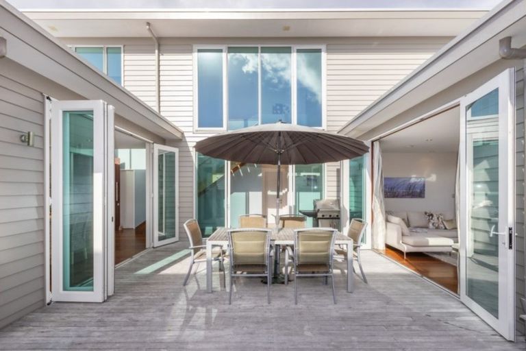 Photo of property in 12 Te Mauri Place, Omaha, 0986