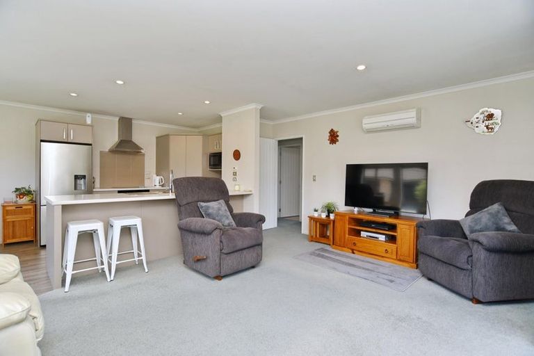 Photo of property in 28/3 Reeves Road, Rangiora, 7400