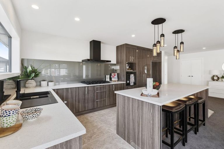 Photo of property in 16 Silver Beech Street, Takanini, 2110