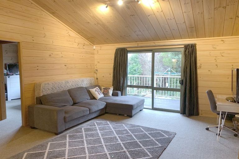 Photo of property in 8a Riverstone Drive, Riverstone Terraces, Upper Hutt, 5018