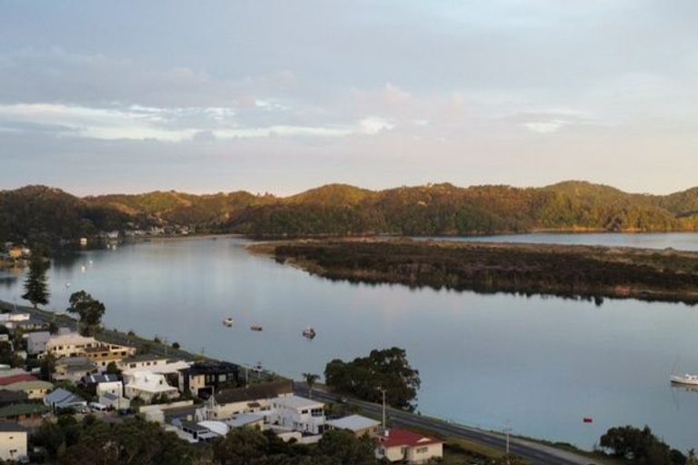 Photo of property in 21 Kakariki Road, Ngunguru, Whangarei, 0173