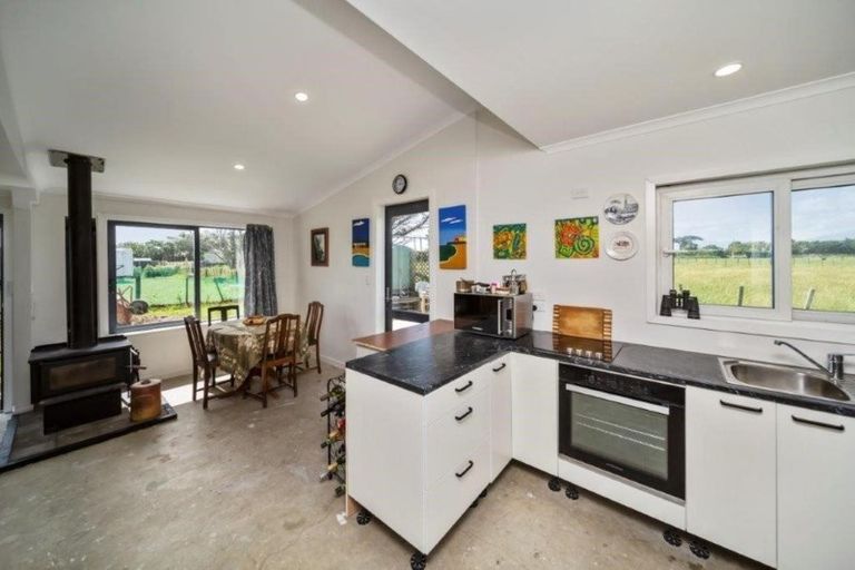 Photo of property in 59 Gisborne Terrace, Opunake, 4616