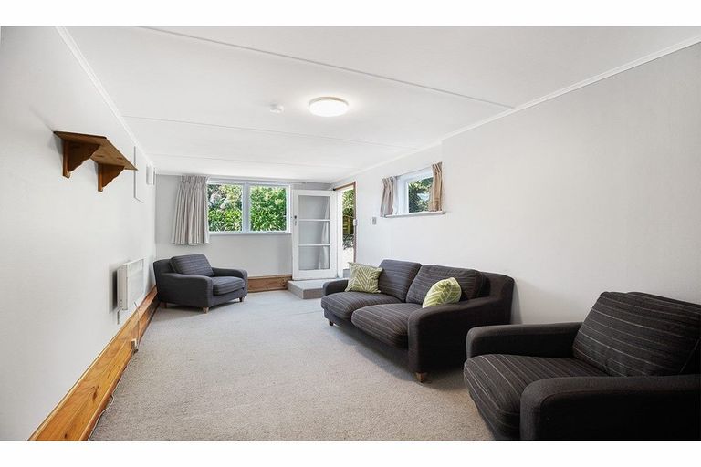 Photo of property in 56 Lincoln Avenue, Tawa, Wellington, 5028