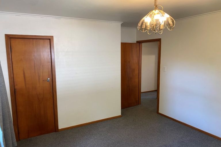 Photo of property in 2/284 Wairau Road, Glenfield, Auckland, 0629