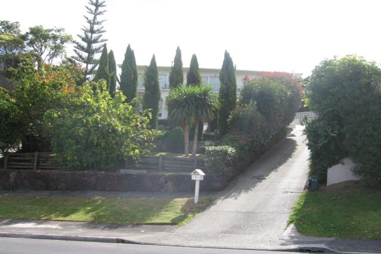 Photo of property in 9 Girrahween Drive, Totara Vale, Auckland, 0629