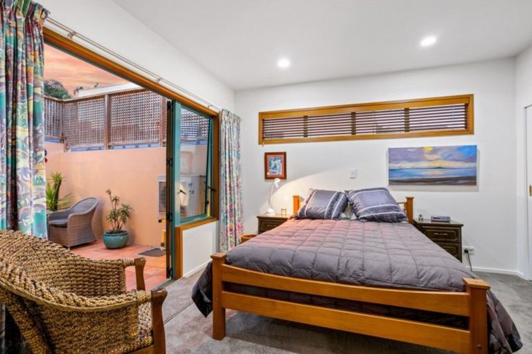 Photo of property in 1/48 Masterton Road, Rothesay Bay, Auckland, 0630