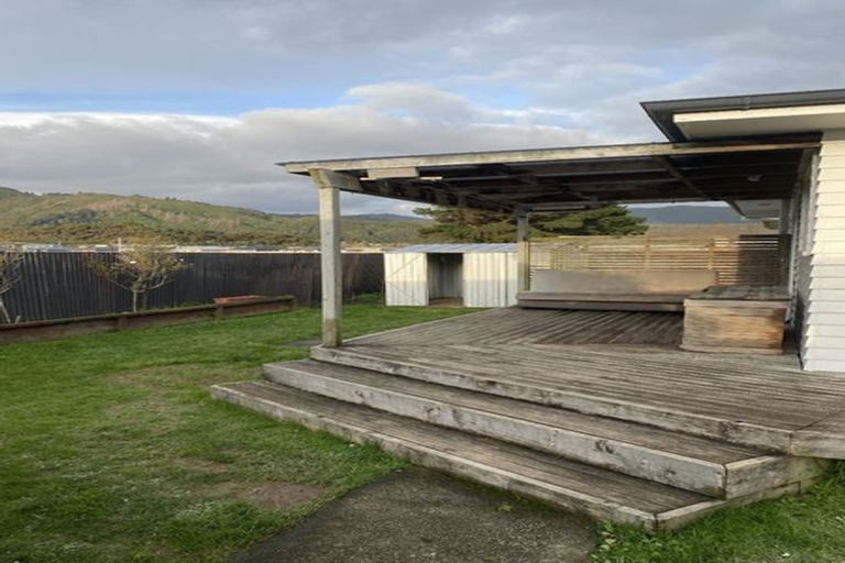 Photo of property in 28 Wetherby Grove, Wainuiomata, Lower Hutt, 5014