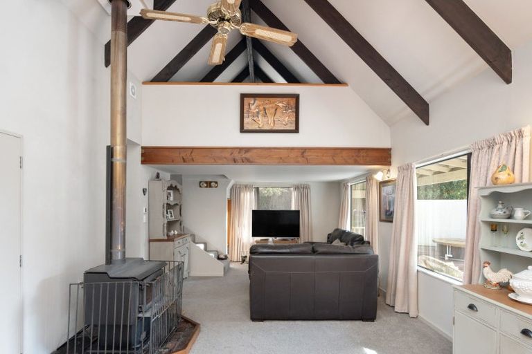 Photo of property in 17 Garden Terrace, Picton, 7220