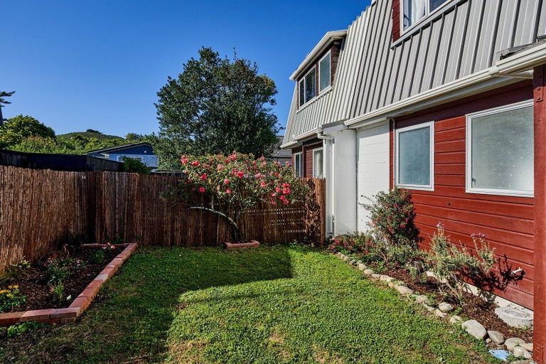 Photo of property in 8f Montgomery Crescent, Clouston Park, Upper Hutt, 5018