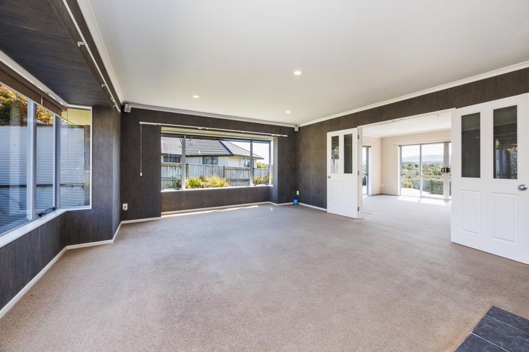 Photo of property in 20 Johnstone Drive, Fitzherbert, Palmerston North, 4410