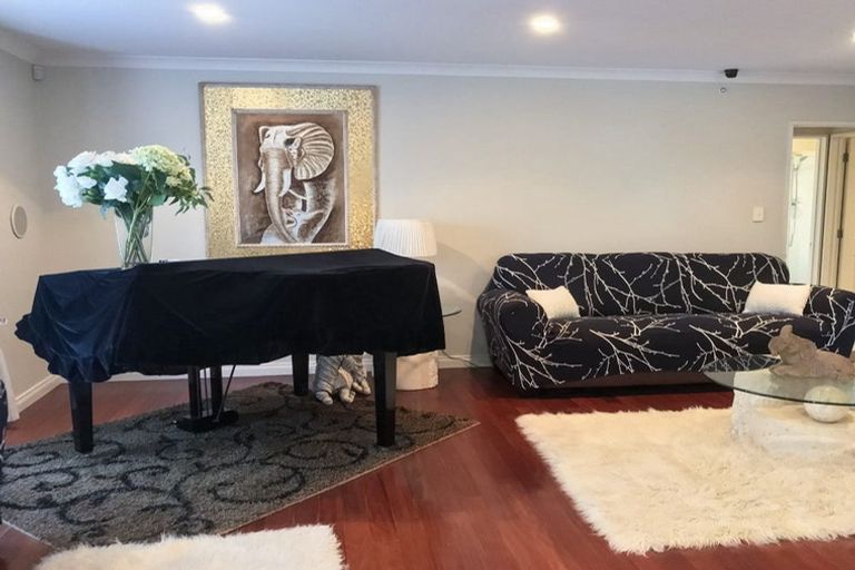 Photo of property in 106 Meadowland Drive, Somerville, Auckland, 2014