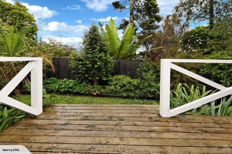 Photo of property in 1/32 Konini Road, Titirangi, Auckland, 0604