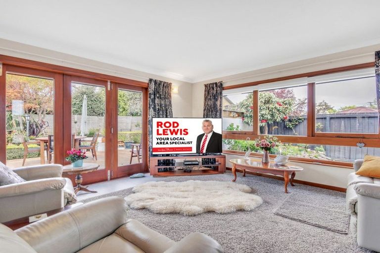 Photo of property in 2/19 Raxworthy Street, Ilam, Christchurch, 8041