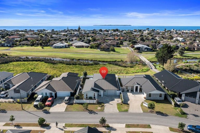 Photo of property in 69 Harding Drive, Papamoa Beach, Papamoa, 3118