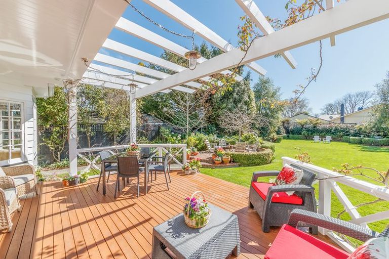 Photo of property in 23 Elmira Avenue, Hokowhitu, Palmerston North, 4410