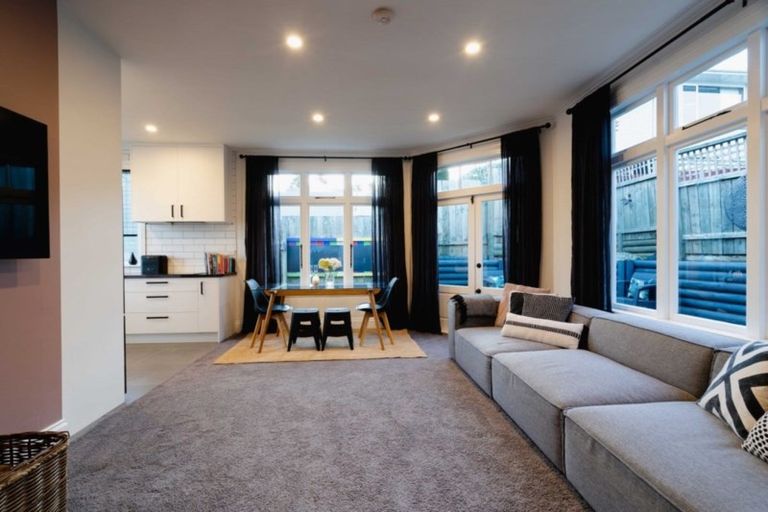 Photo of property in 22 Lawson Street, Roslyn, Dunedin, 9011