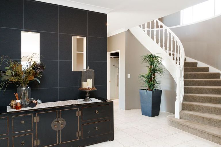 Photo of property in 187 Ruapehu Drive, Fitzherbert, Palmerston North, 4410