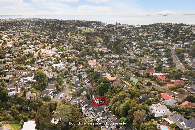 Photo of property in 3/19 Langana Avenue, Browns Bay, Auckland, 0630