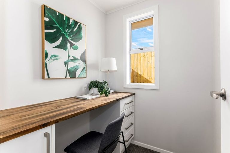 Photo of property in 23 Cumberland Grove, Cannons Creek, Porirua, 5024