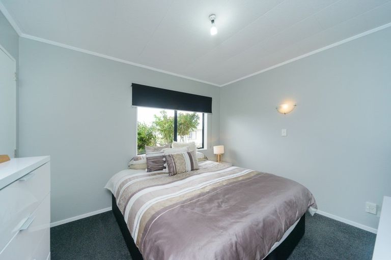 Photo of property in 17 Dahlstrom Grove, Kelvin Grove, Palmerston North, 4414