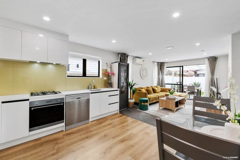 Photo of property in 46 Clayden Shuttleworth Street, Papakura, 2110