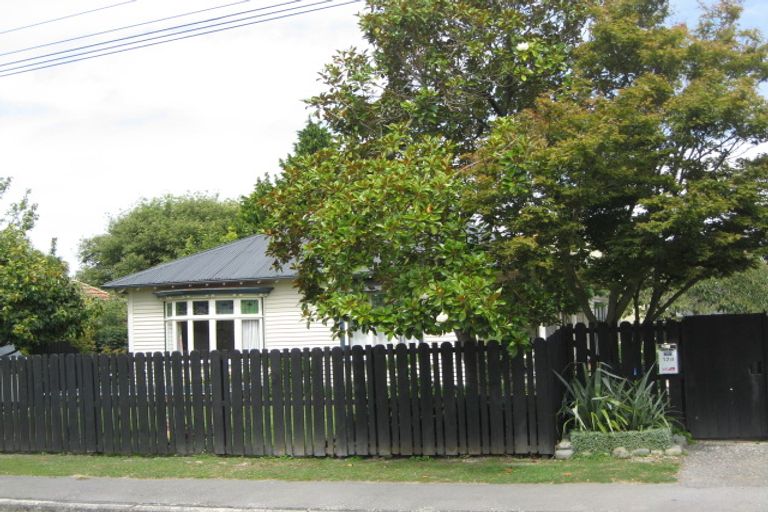 Photo of property in 2/128 Weston Road, St Albans, Christchurch, 8052