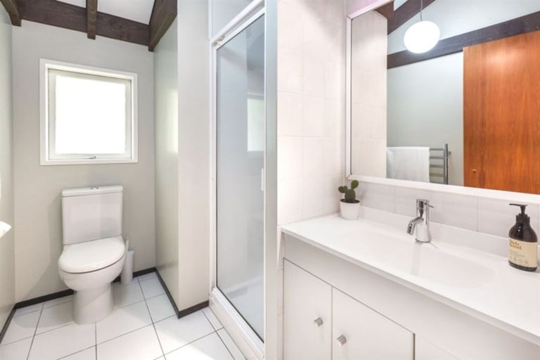 Photo of property in 105 Oriel Avenue, Tawa, Wellington, 5028