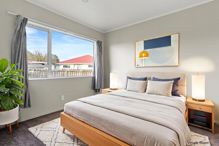 Photo of property in 49 Dungarvon Place, Clendon Park, Auckland, 2103