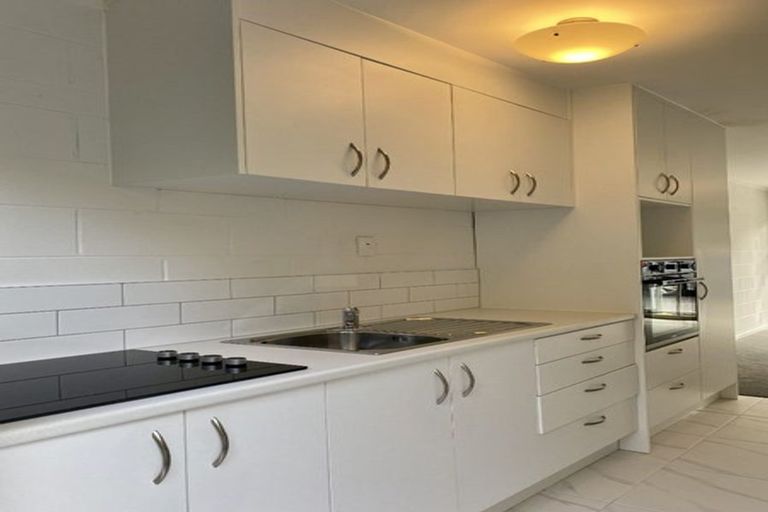 Photo of property in 2/767 Beach Road, Browns Bay, Auckland, 0630