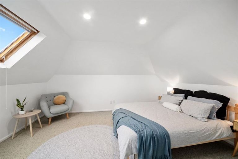 Photo of property in 2/2 Valley Road, Cashmere, Christchurch, 8022