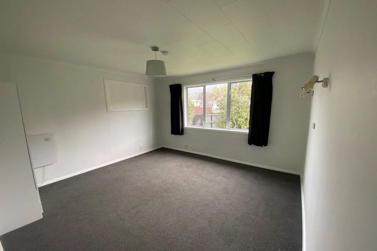 Photo of property in 35 Bledisloe Crescent, Wainuiomata, Lower Hutt, 5014