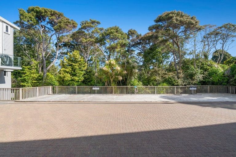Photo of property in 4/13 Kaihu Street, Northcote, Auckland, 0627