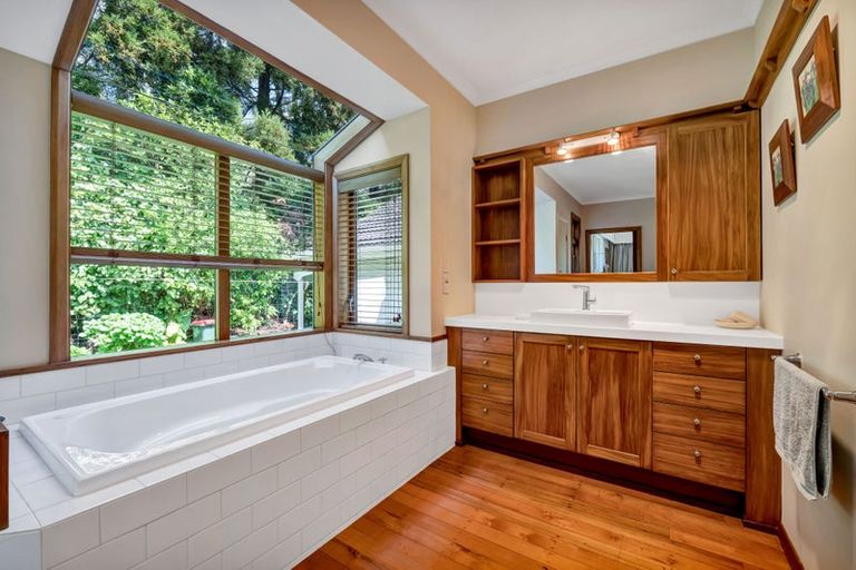 Photo of property in 140 Junction Road, Mangorei, New Plymouth, 4371